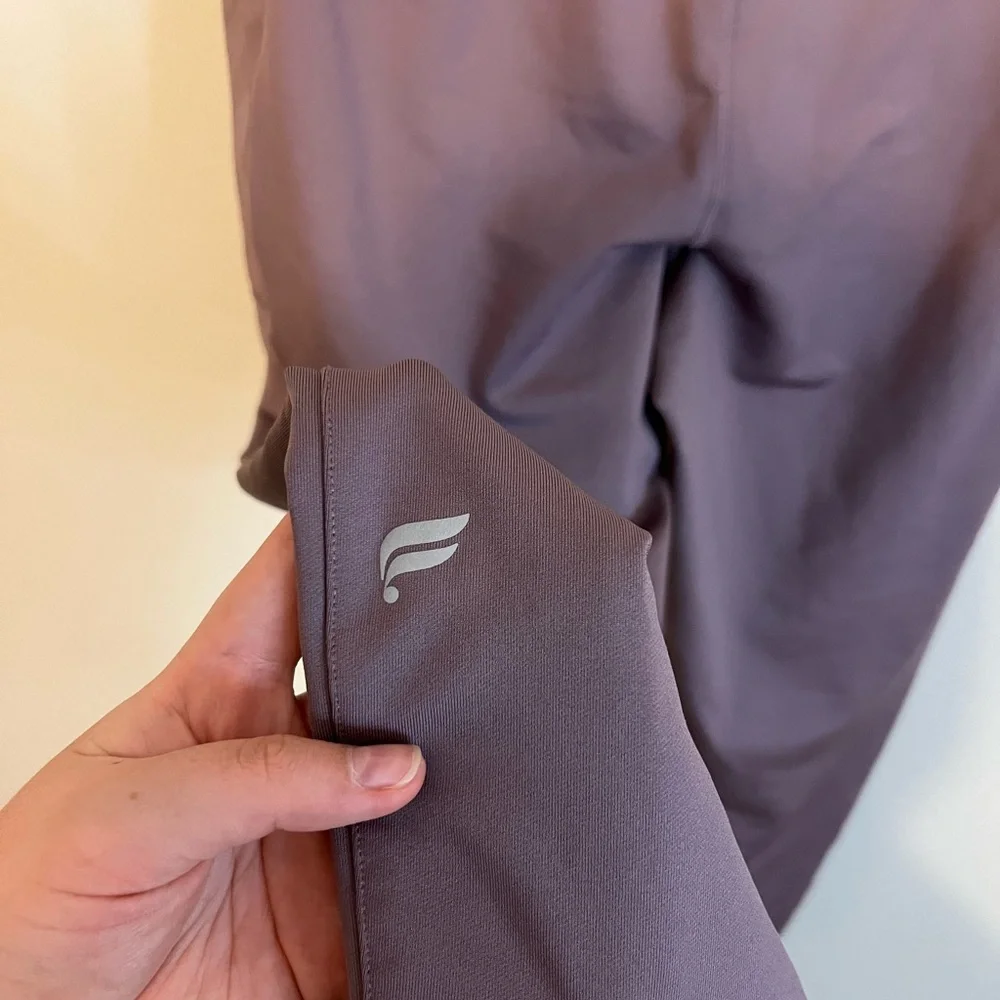 NWOT Fabletics On-The-Go Cold Weather Joggers | Retails $100 - Picture 6 of 7